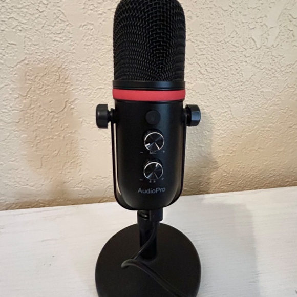 Audio Pro Professional Microphone - Picture 4 of 11